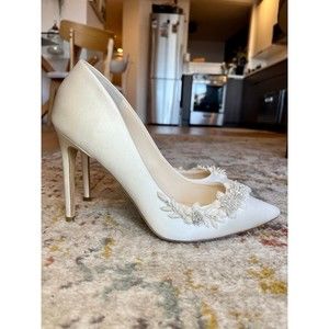 NWOT Bella Belle Jasmine Pearl Wedding Shoes